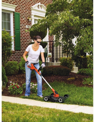Picture 1 of the Black + Decker 3-in-1 compact mower.