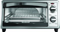 The Black and Decker 4-Slice Convection TO1332SBD, by Black and Decker