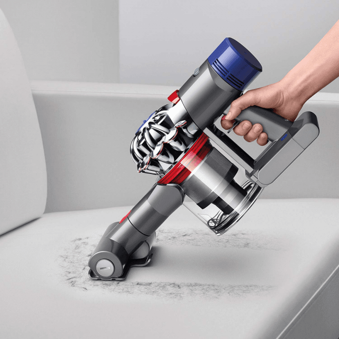 Picture 2 of the Dyson V7 Animal Pro.
