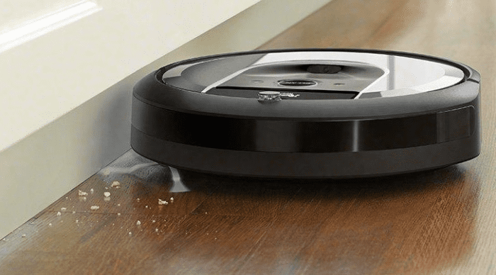 Picture 3 of the iRobot Roomba i6+.