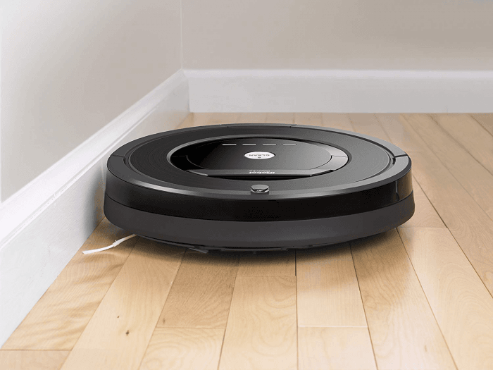 Picture 3 of the iRobot Roomba 880.