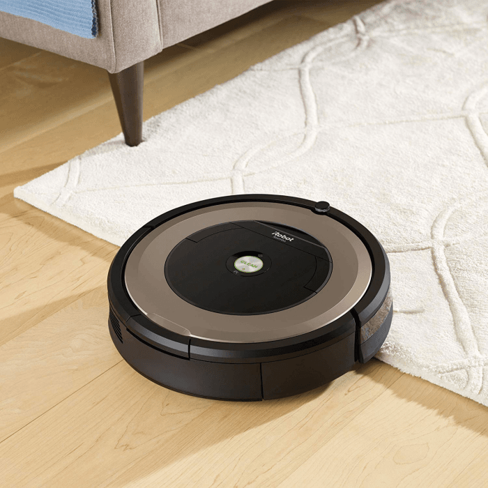 Picture 1 of the iRobot Roomba 891.