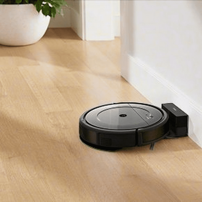 Picture 3 of the iRobot Roomba Combo.