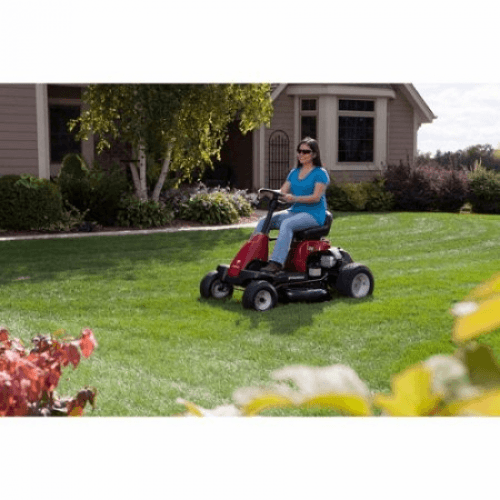 Picture 2 of the Murray 24-inch rear engine riding mower with mulch kit.
